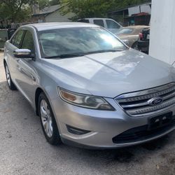 2011 Ford Taurus