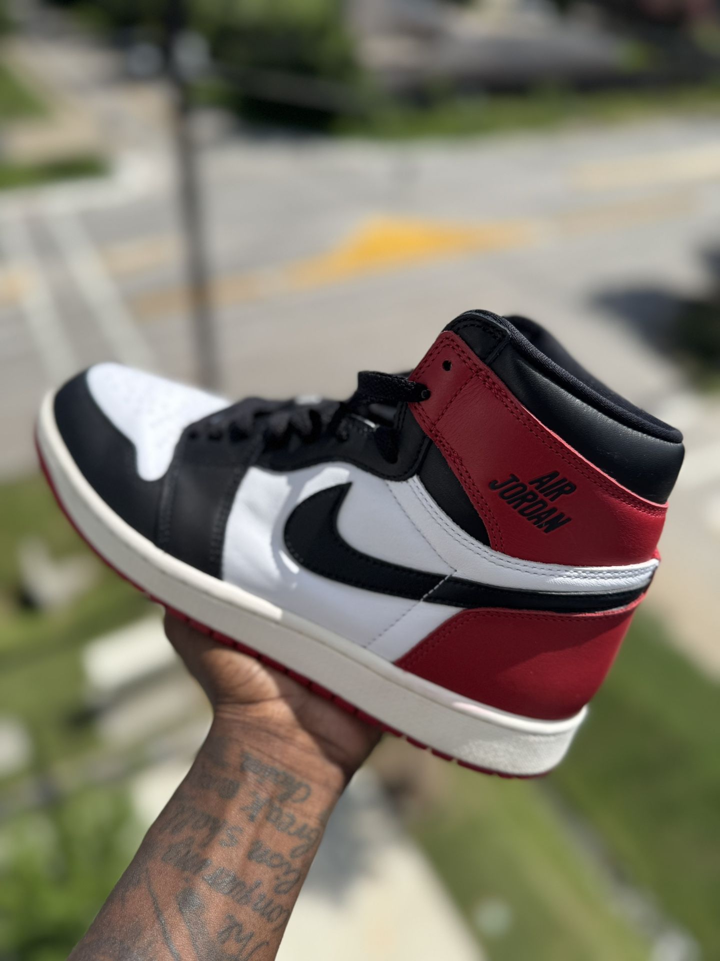 Air Jordan 1 Black Toe Size 11