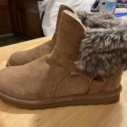 Womens Bear Paw Boots Size 11 (new)