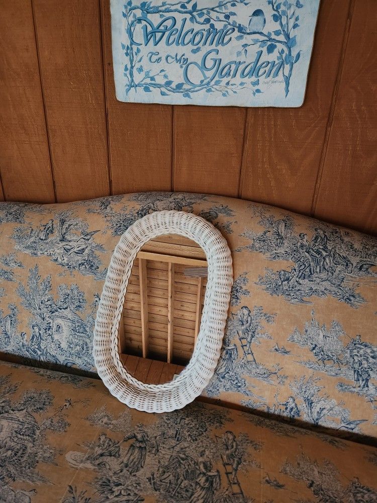 Boho White Wicker Oval Mirror 19x12 Dresser vanity perfume tray? rattan beachy