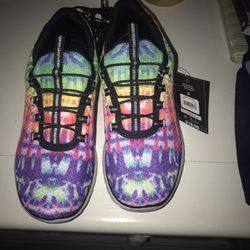 Ladies sneakers size 8 brand new Julia your bra and your socks my shower closes by 830 you’re a big girl I’m not gonna keep