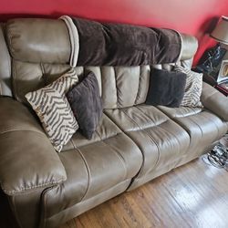 8 Piece Leather Couch Recliner Set With tables And lamps!! 