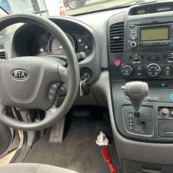 2011 KIA Sedona