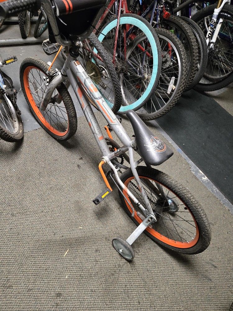 Huffy Star Wars BIKE 16 With Training Wheels