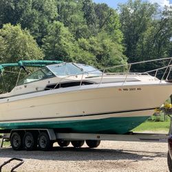 1988 Sea Ray 270 Wide Body. 
