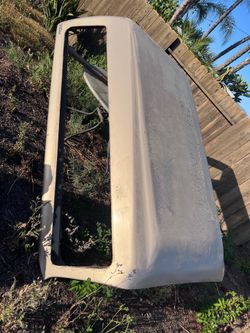 8’ camper shell FREE