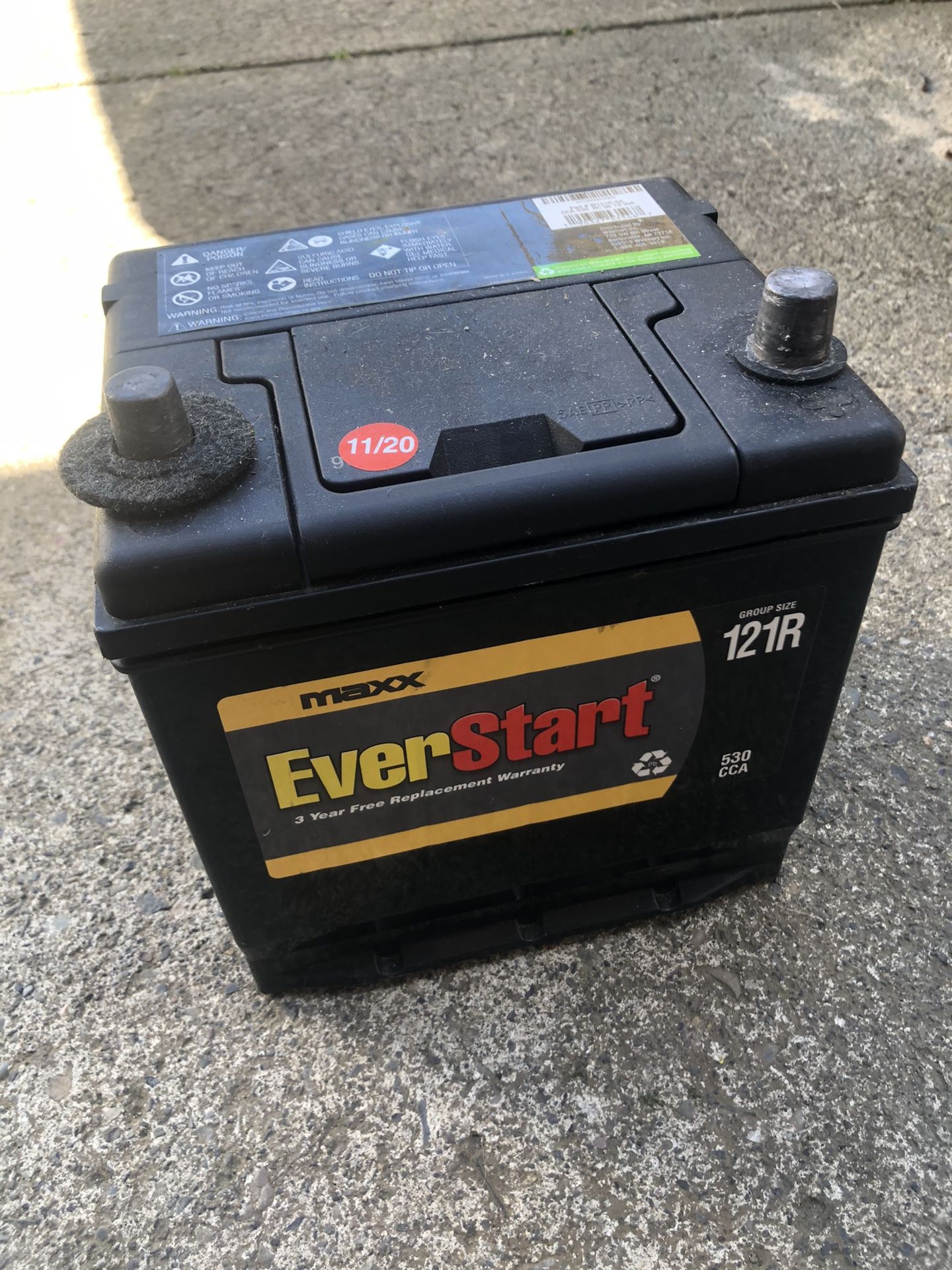 EverStart Maxx battery 121r 530 cca