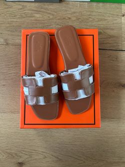 Women’s designer sandals size 7