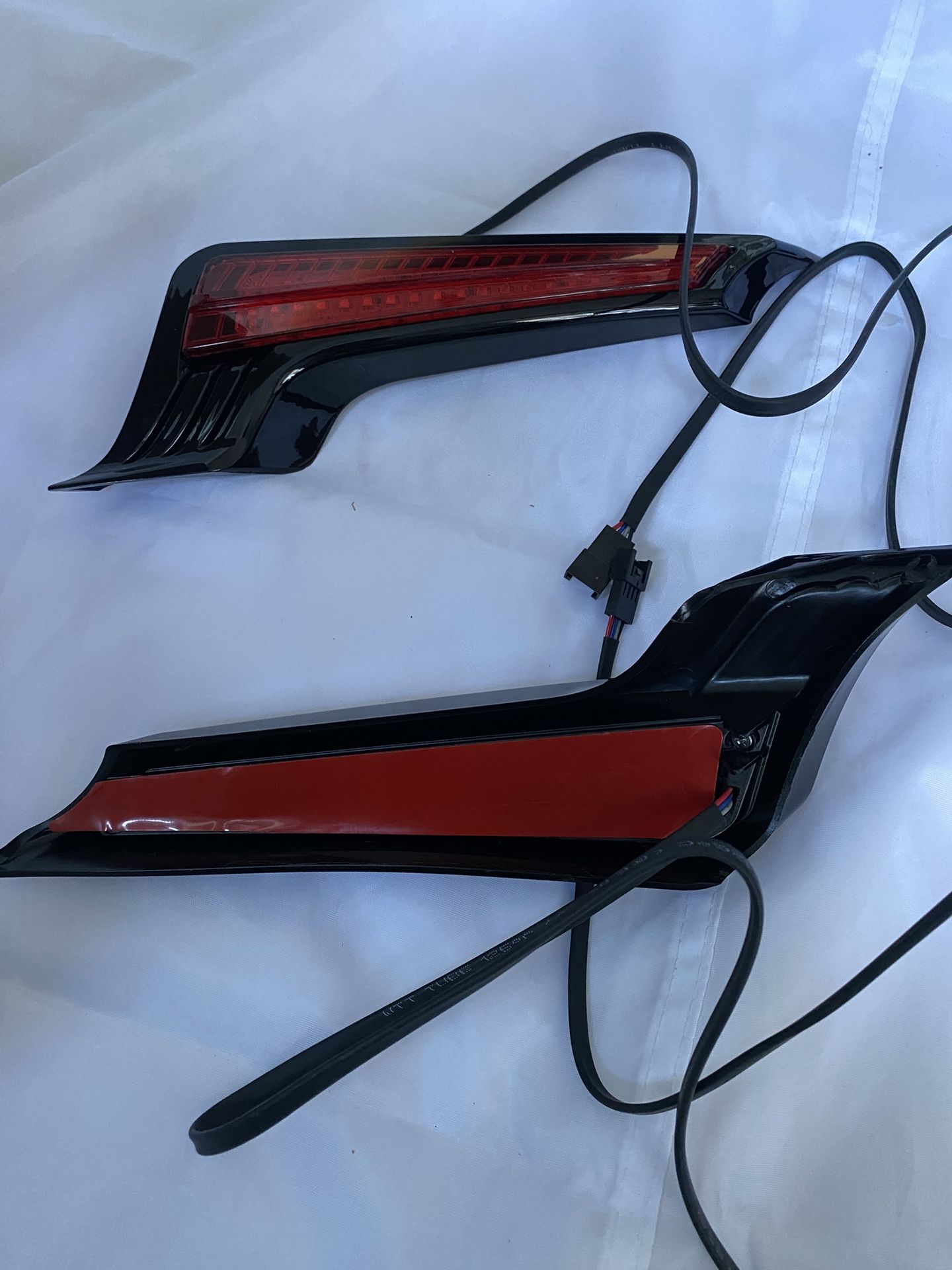 Motorcycle Filler Panel Lights LED Rear Fender Turn Signal Brake Lamp For Harley Touring Road King Street Glide 2014-Later (Color: Black Red)