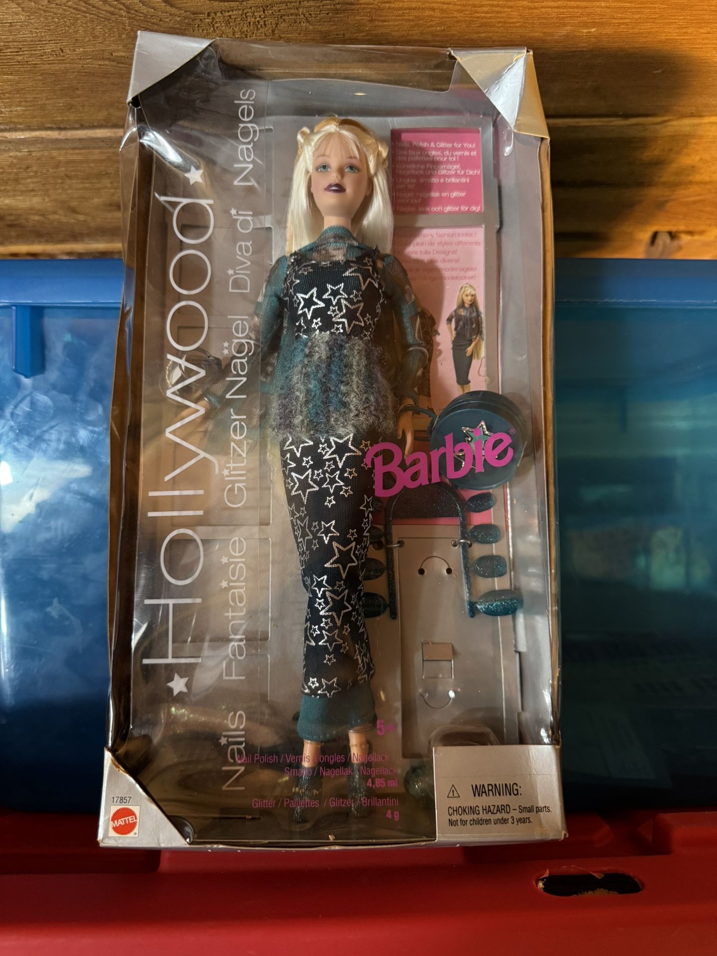 Vintage Hollywood Nails Barbie, box is damaged some loose items inside box although everything there.