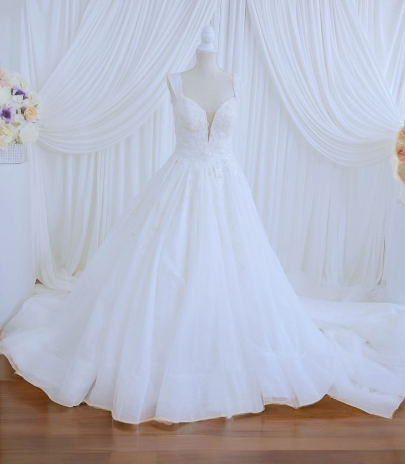 Essense of Australia Wedding Dress- Like New
