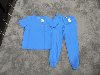 Men’s Small FIGS Capri Blue Scrub Set NWT