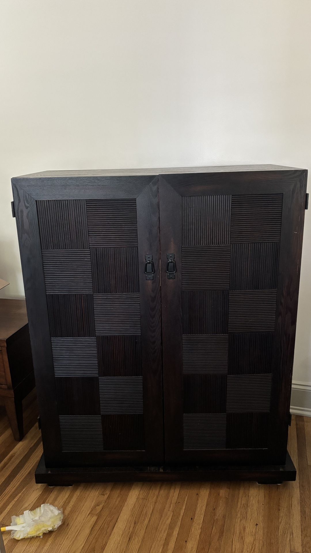 Entertainment Cabinet With 2 Drawers And Shelf