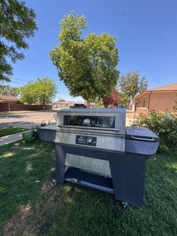 200$$ 4 IN 1 SMOKER (FREE DELIVERY WORKS GREAT