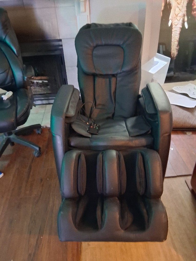 Black Massage Chair 300.00