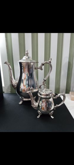 Antique Heirloom Wm Rogers 800 "American Victorian" Silver Plated Footed Coffee Tea Pot