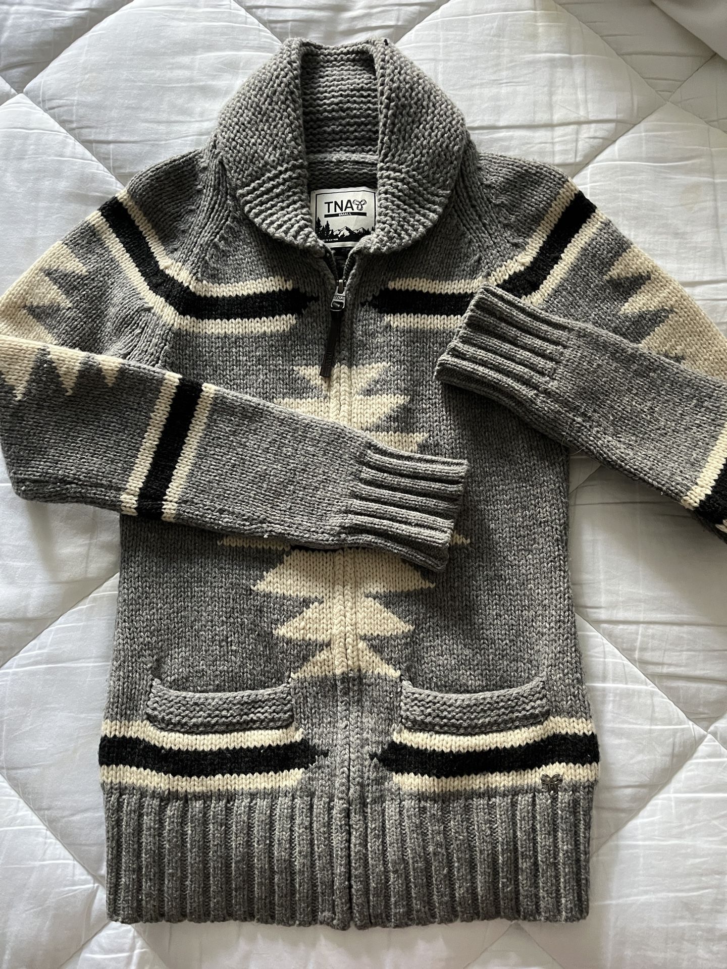 Aritzia TNA Cowichan Sweater