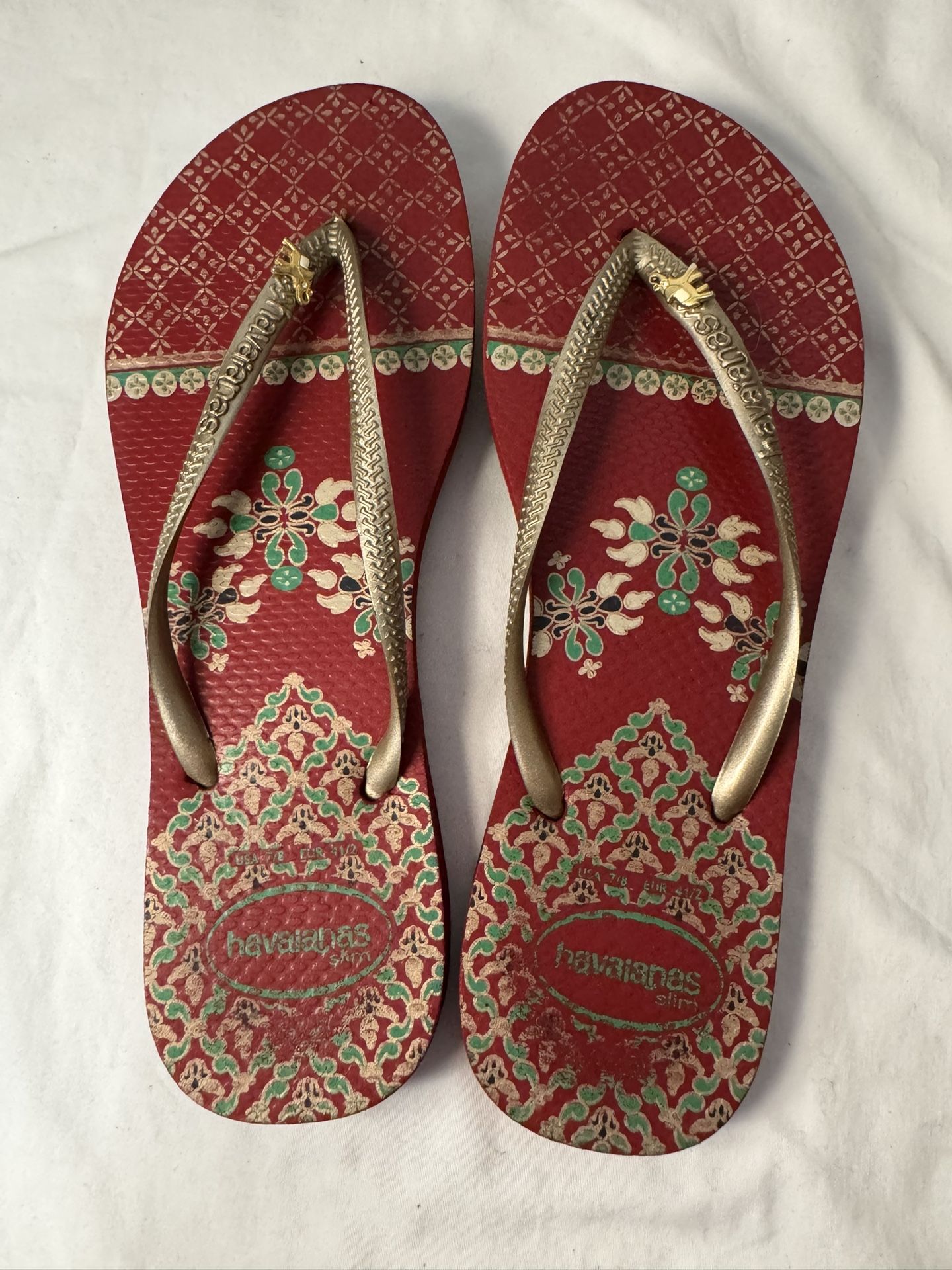 Havaianas Flip Flops Size 7/8 With Elephant Charm