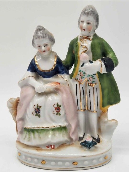 Occupied Japan - Colonial Couple - Porcelain Figure