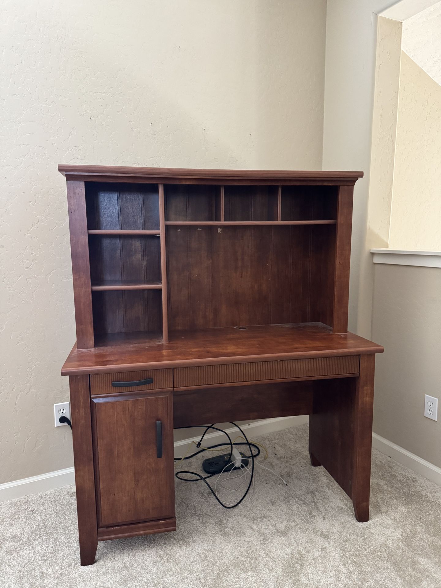 Computer Desk With Hutch