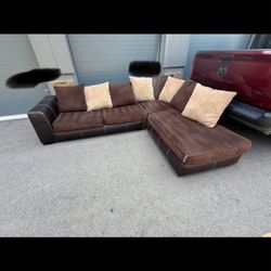 sectional sofa/couch 