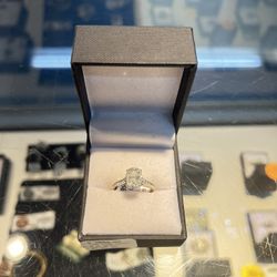 14k White Gold Diamond Ring 