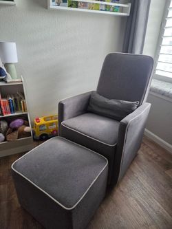 DaVinci Olive Upholstered Swivel Glider & Ottoman Set - Grey / Cream Piping