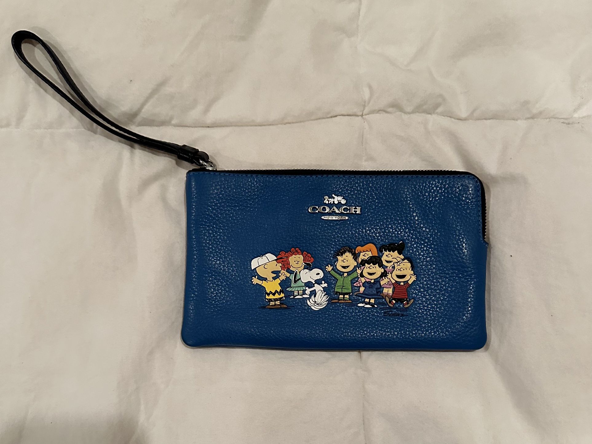Coach X Peanuts Zip Wristlet With Snoopy And Friends 