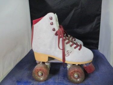 Used Candi Girl Carlin Quad Roller Skates Womens Size 7 - small smudges