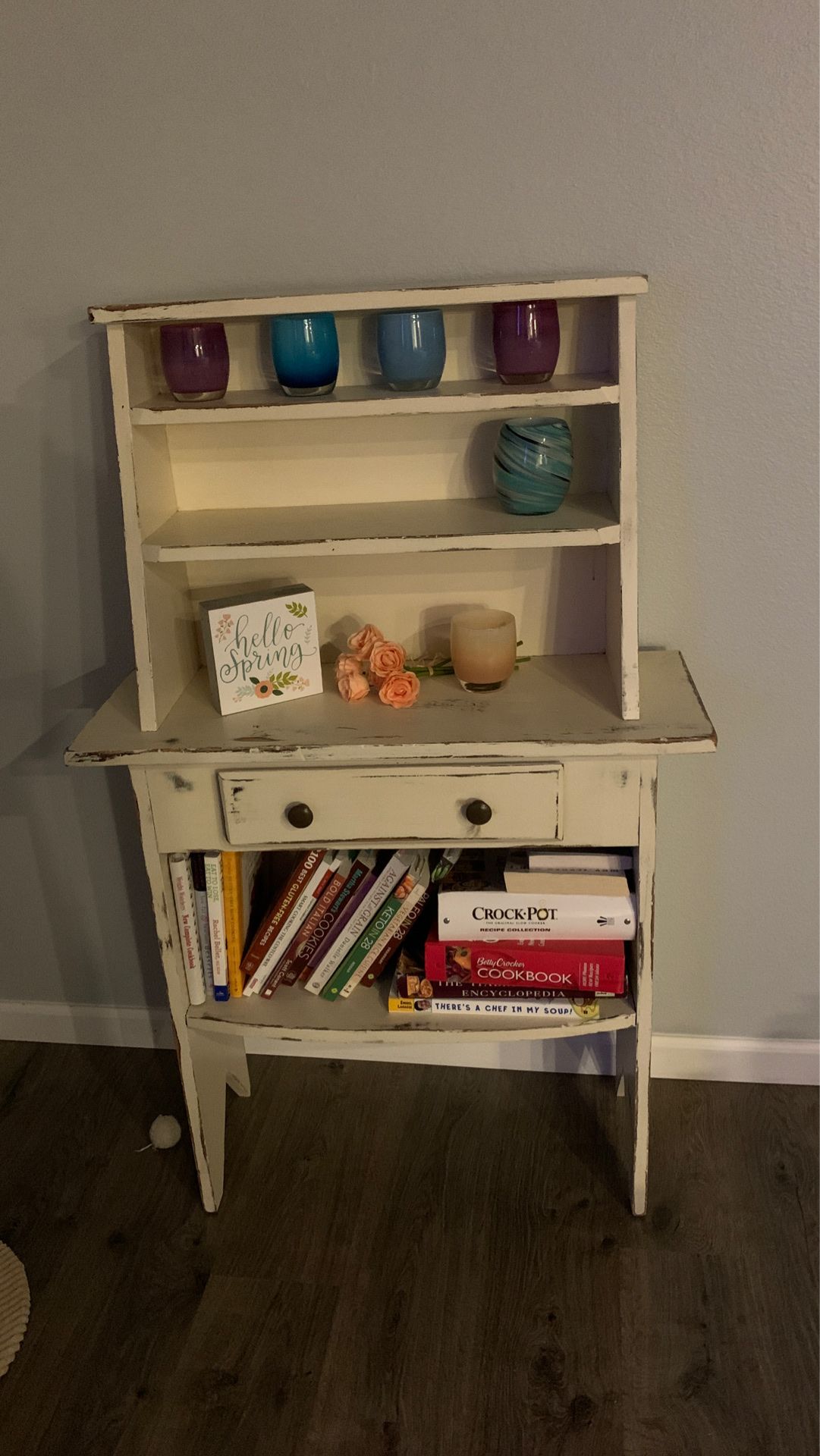 Shabby chic bookcase