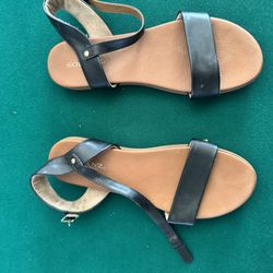 Solanz Black Flat Ankle Strap Sandals Women’s Size 10 – Minimalist Faux Leather