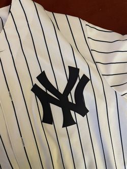 Brand New Yankees Aaron Judge Jersey - Womens Size Medium for Sale in  Aurora, IL - OfferUp