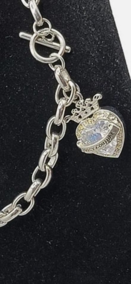 Vtg JUICY COUTURE Choker Necklace Heart with Crown Pendant Chain Toggle Jewelry