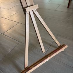 Kids easel, small, foldable and portable