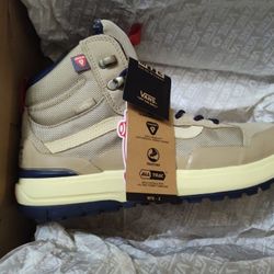 Never Worn Permanently Archived- VANS Ultrarange Exo Size 11.5