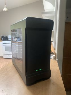 Gaming PC w/Accessories