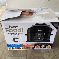 Black Electric Ninja Pressure Cooker - Family Sized (Never Used)