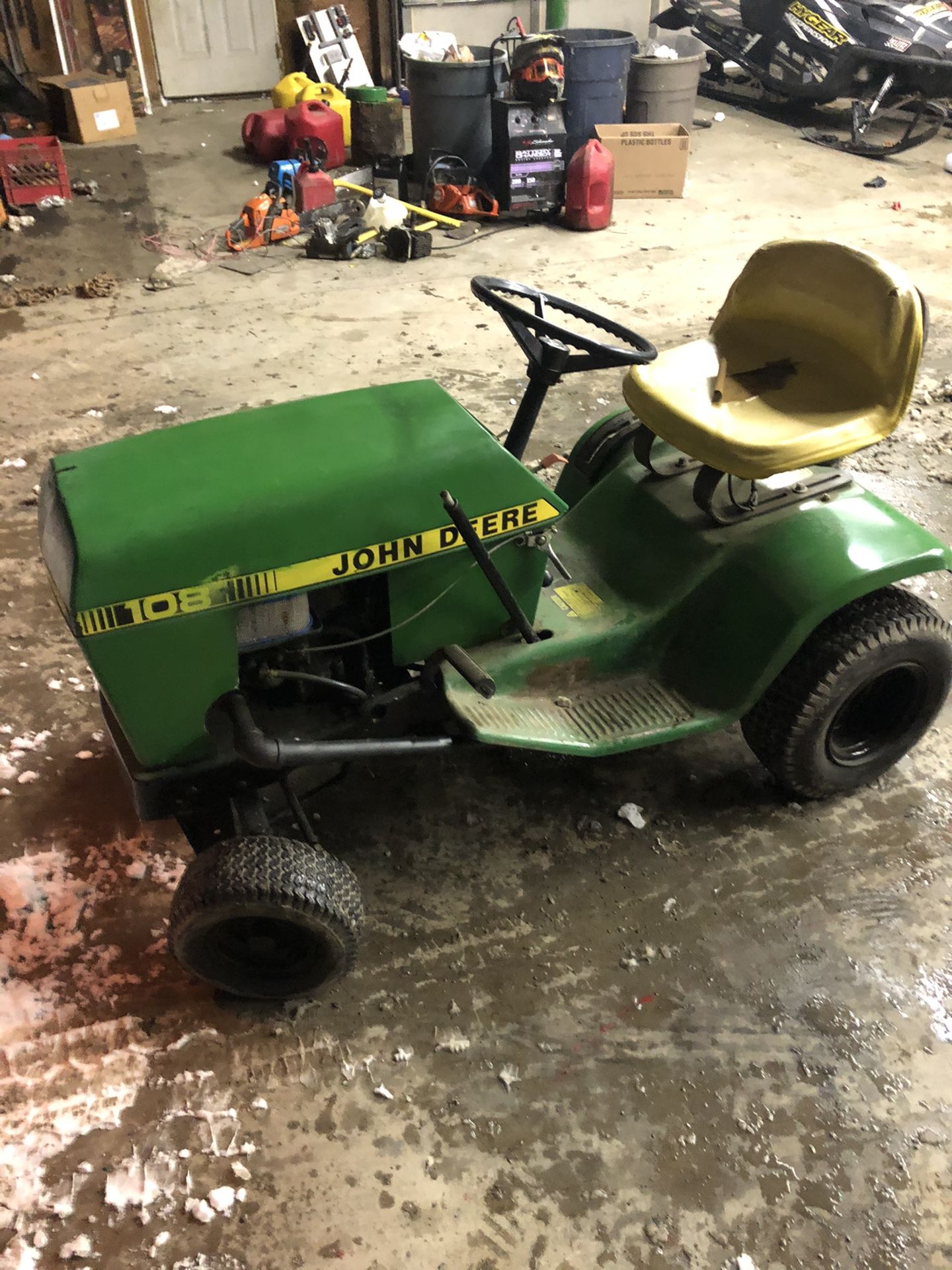 John Deere 108 Pulling Tractor