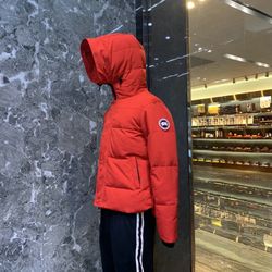 Red Canada Goose Puffer Jacket Coat Men’s Medium