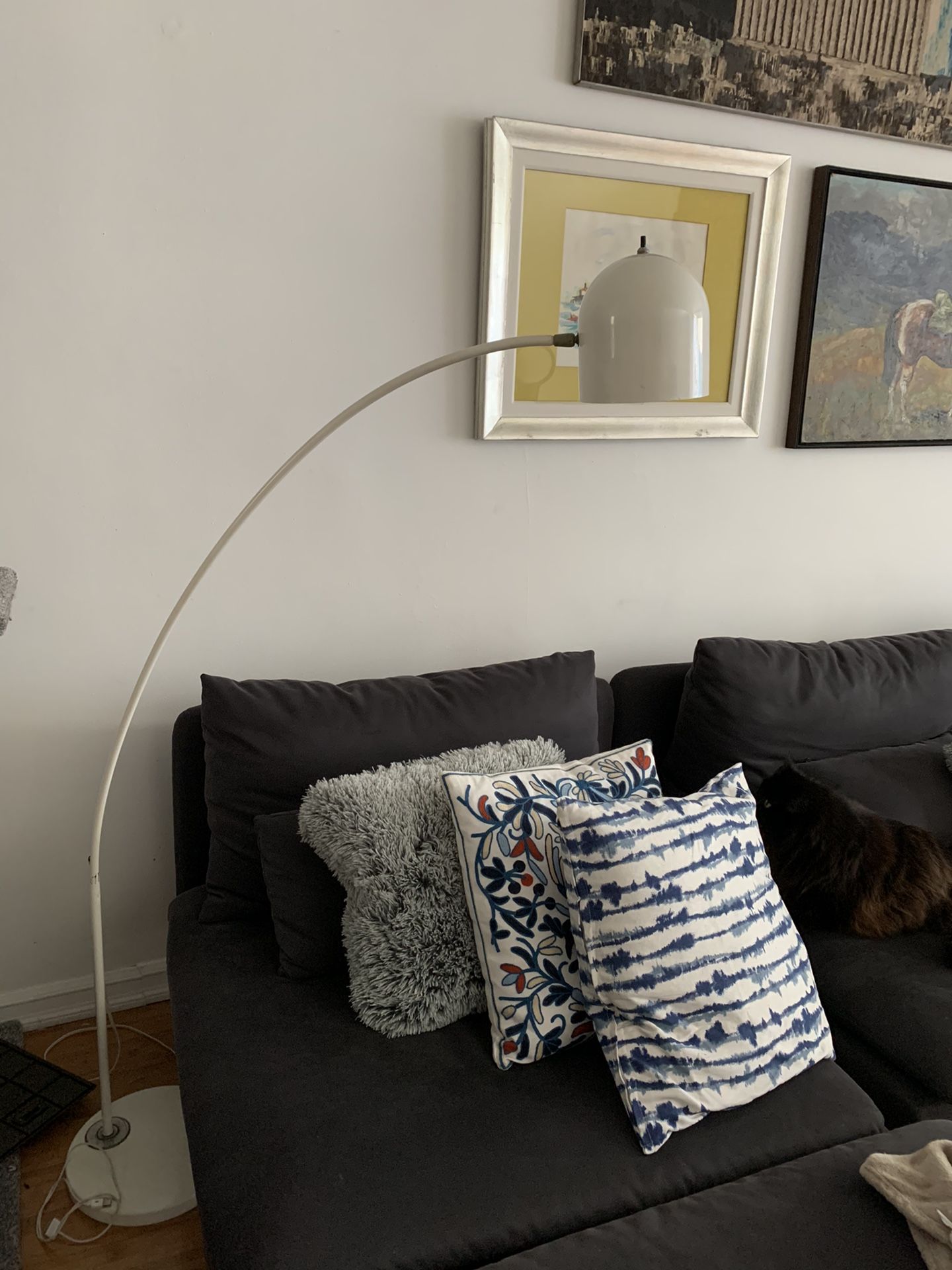 White arc lamp