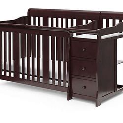 Baby Crib With Clean Mattress 