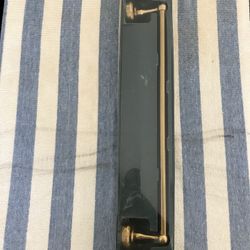 Windsor and Browne 18 Inch Brass Towel Bar 