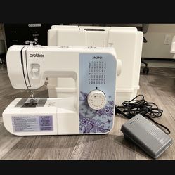 Brother Sewing Machine XM2701 w/ Hard Case