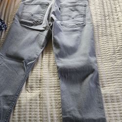 Size 32x32 Levi's skinny jeans with stretch