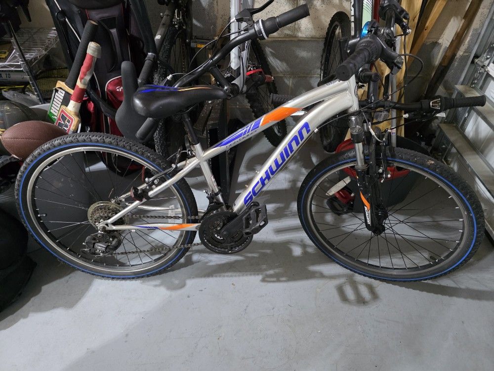 Schwinn Bike For 8 To 10 Year Old.