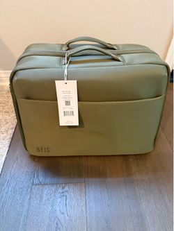 Brand new Beis Ultimate Travel Duffle