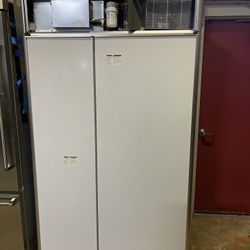Ge Monogram 48” Refrigerator Like New. 