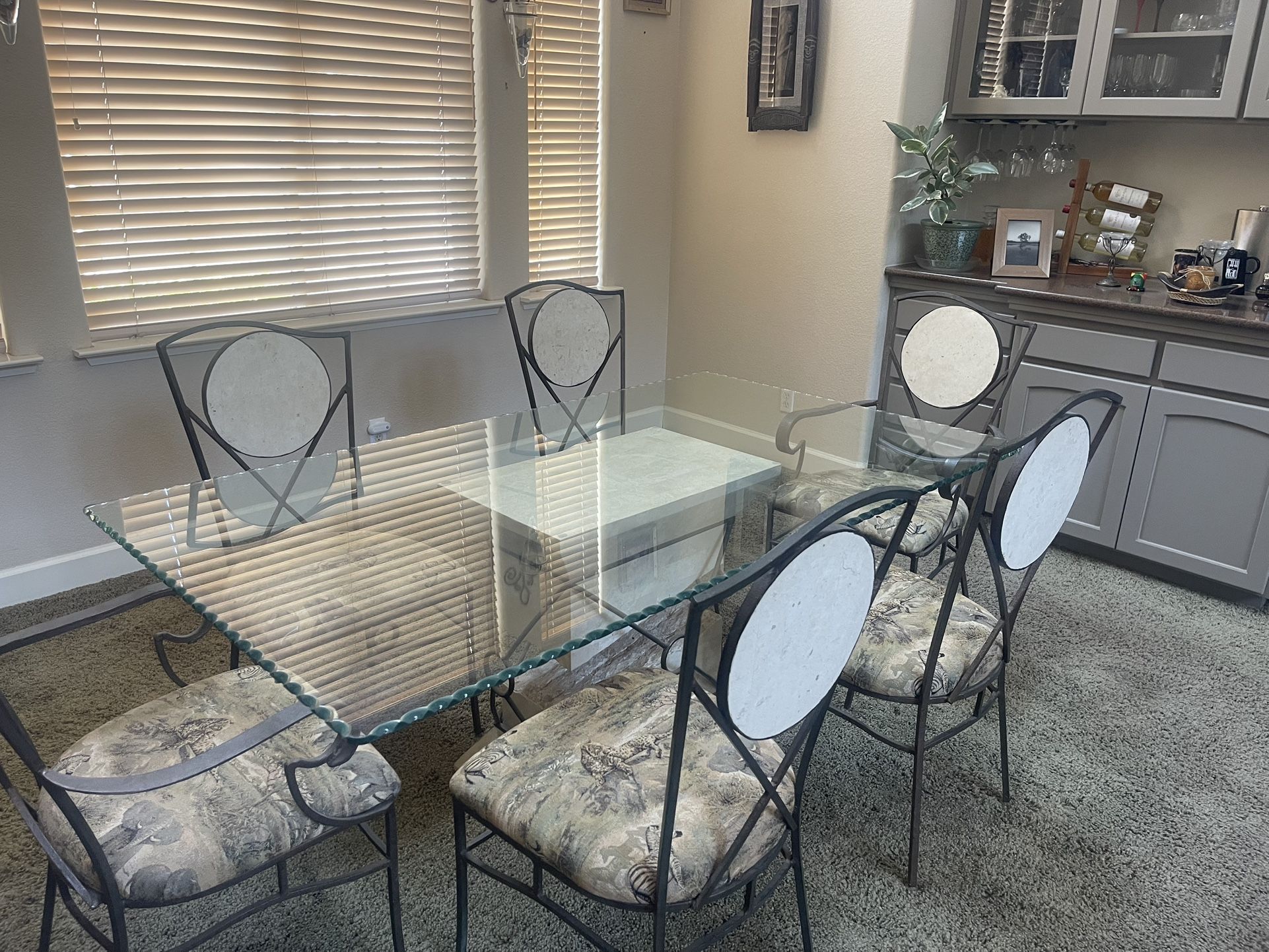 Dinning Room Table 6 Chairs
