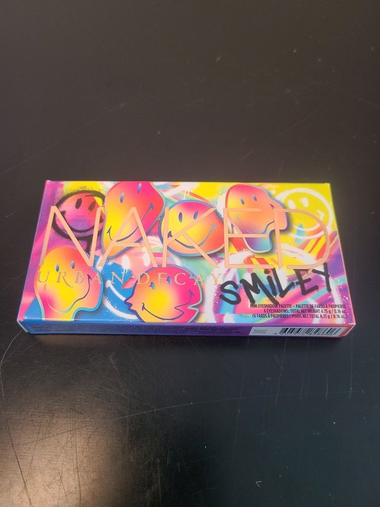 New In Box Urban Decay Smiley Naked Chill Happy Mini Eyeshadow Palette