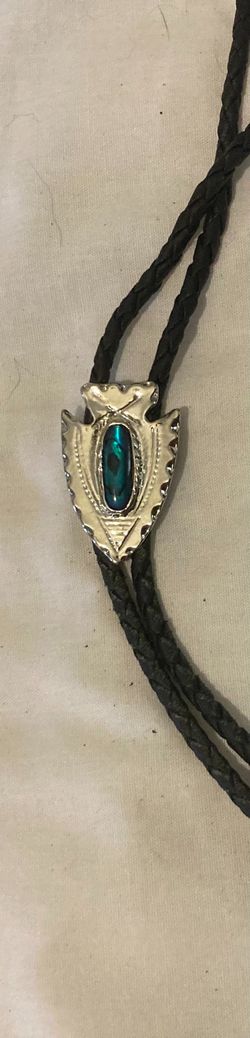 Vintage Metal Bolo Tie, Silver Arrowhead with Nice Blue Stone Design, 1 1/2" x 1", Nice Design, Quality, Heavy Duty, Made in USA, Country & Western, C
